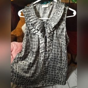 Very nice dressy blouse...